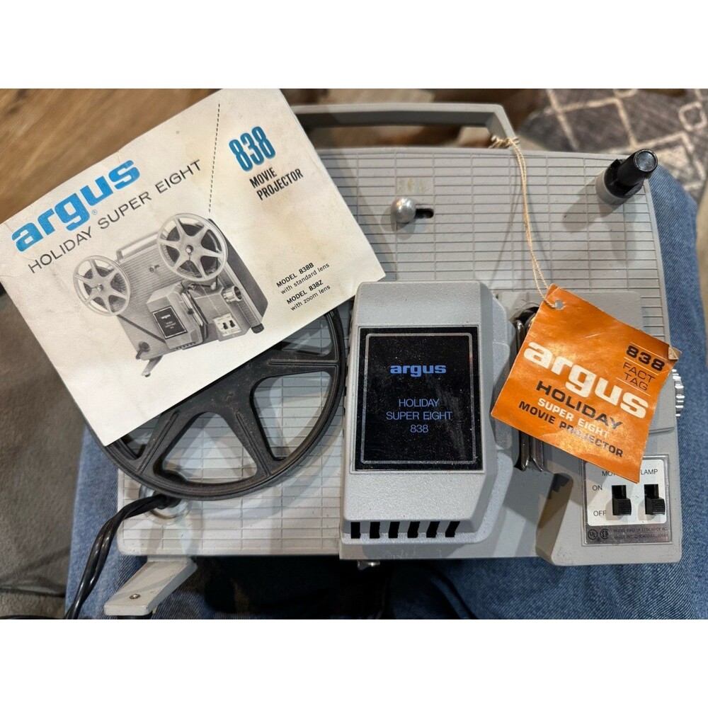 Argus Holiday Super Eight 838 Movie Projector For Parts Untested - Picture 2 of 3